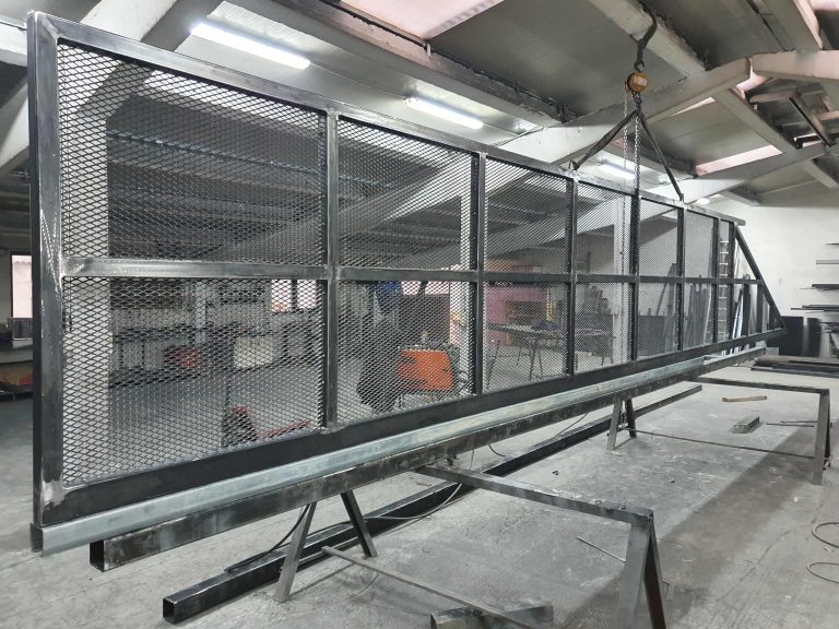 Deschide galeria proiectului